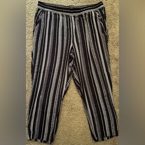 Jessica Simpson Patterned Pants